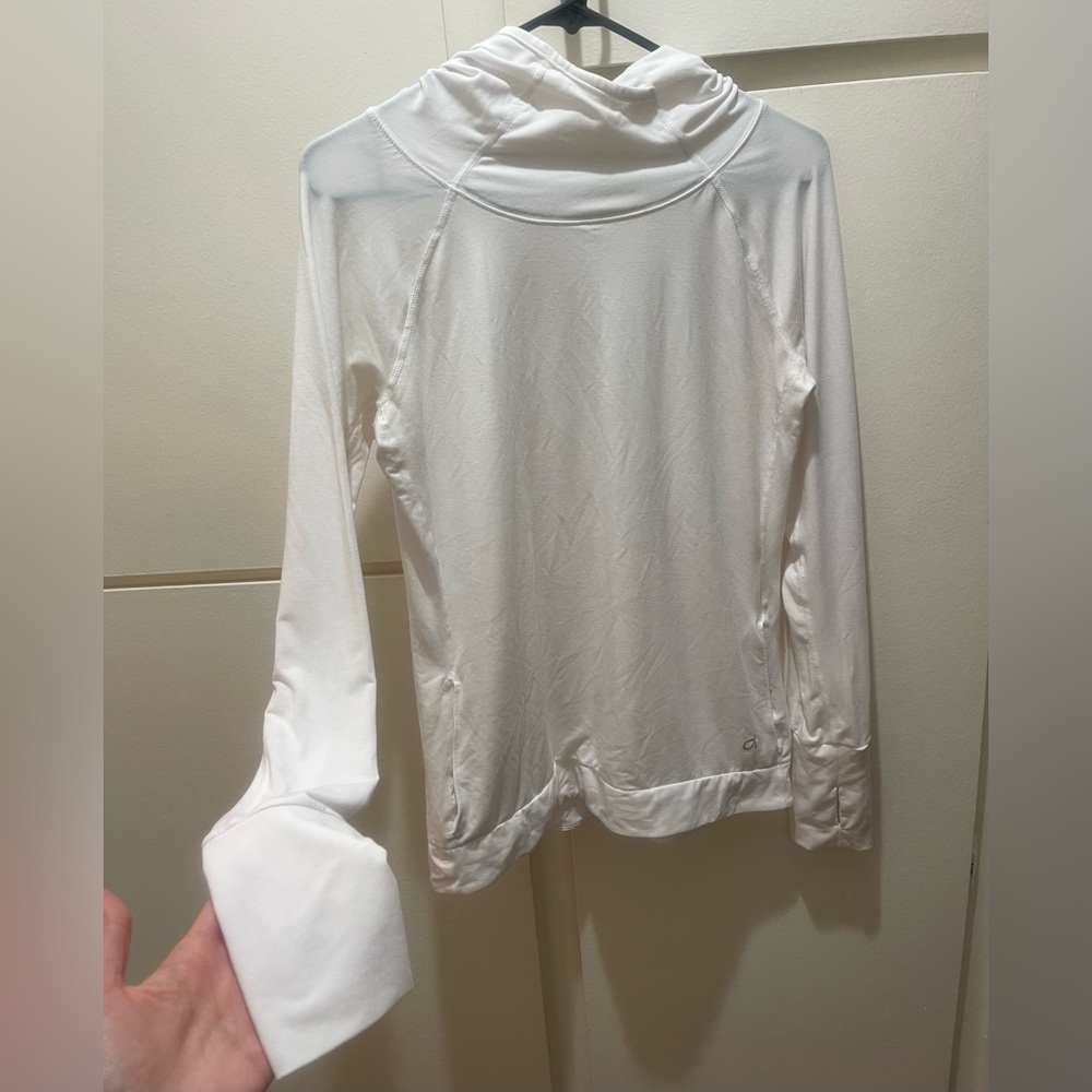 Gapfit athletic woman’s top activewear , white longsleeve with hood